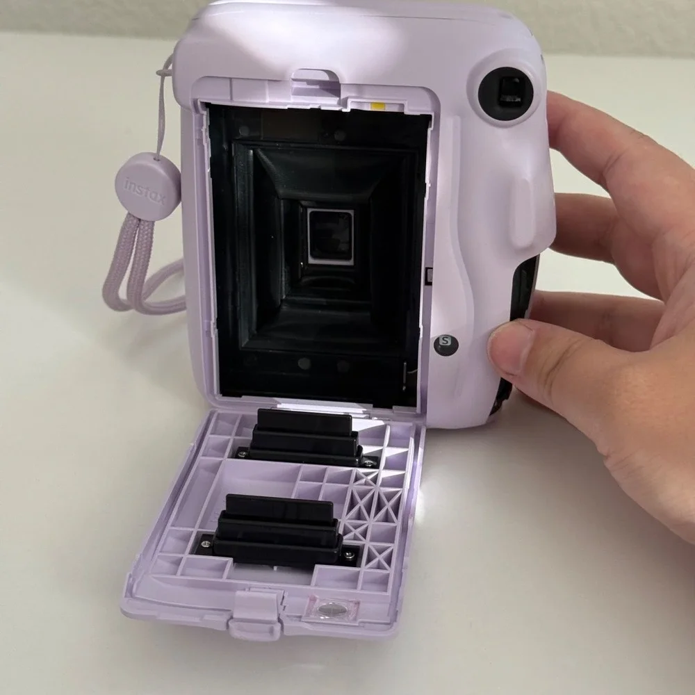 Fujifilm Instax Mini 11 Instant Camera Lilac Purple NO BATTERY COVER Untested